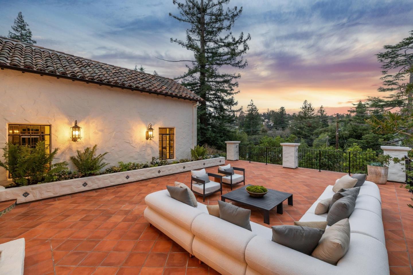 Detail Gallery Image 100 of 112 For 414 Edgewood Rd, San Mateo,  CA 94402 - 4 Beds | 4/1 Baths