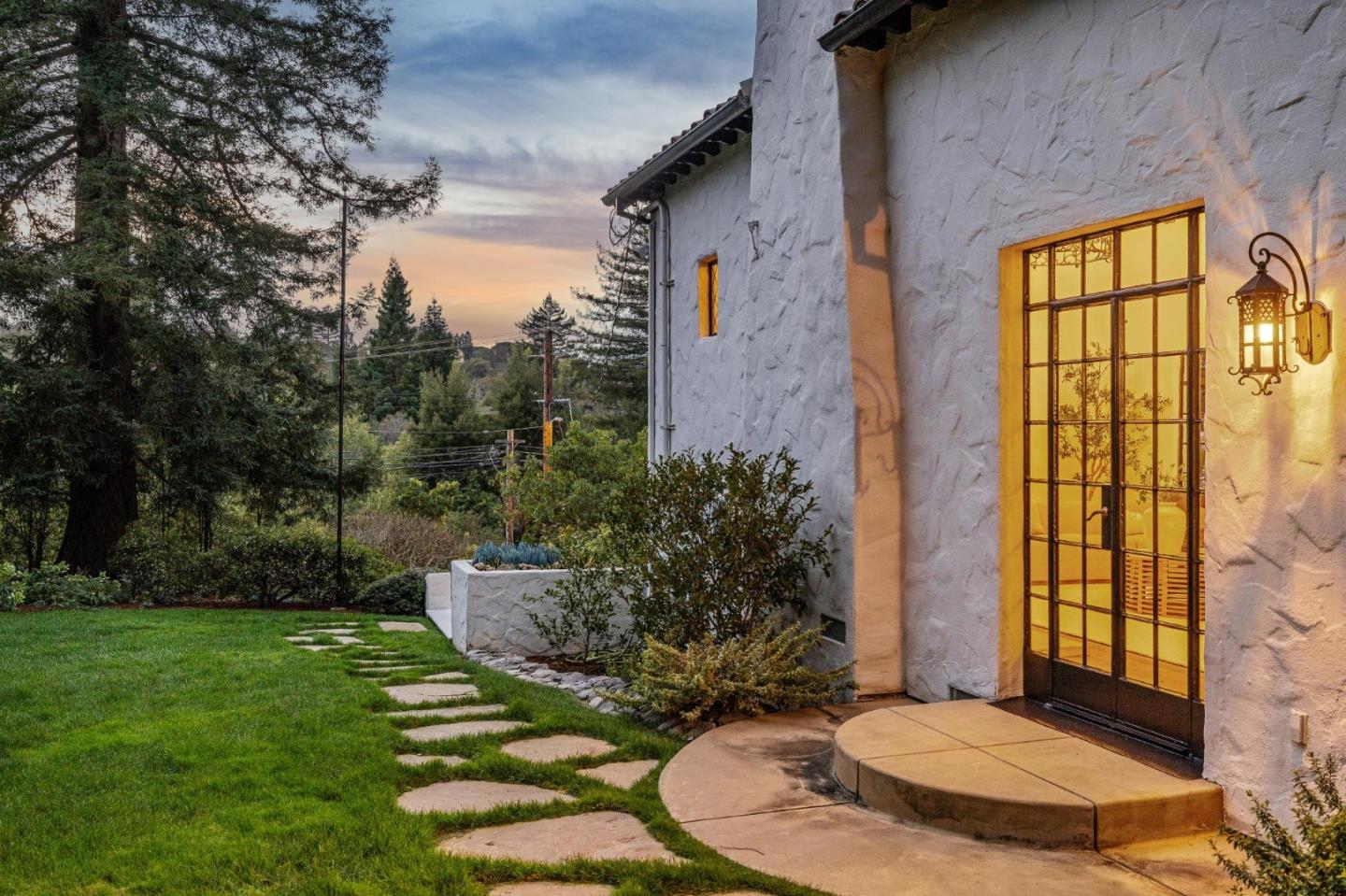 Detail Gallery Image 101 of 112 For 414 Edgewood Rd, San Mateo,  CA 94402 - 4 Beds | 4/1 Baths