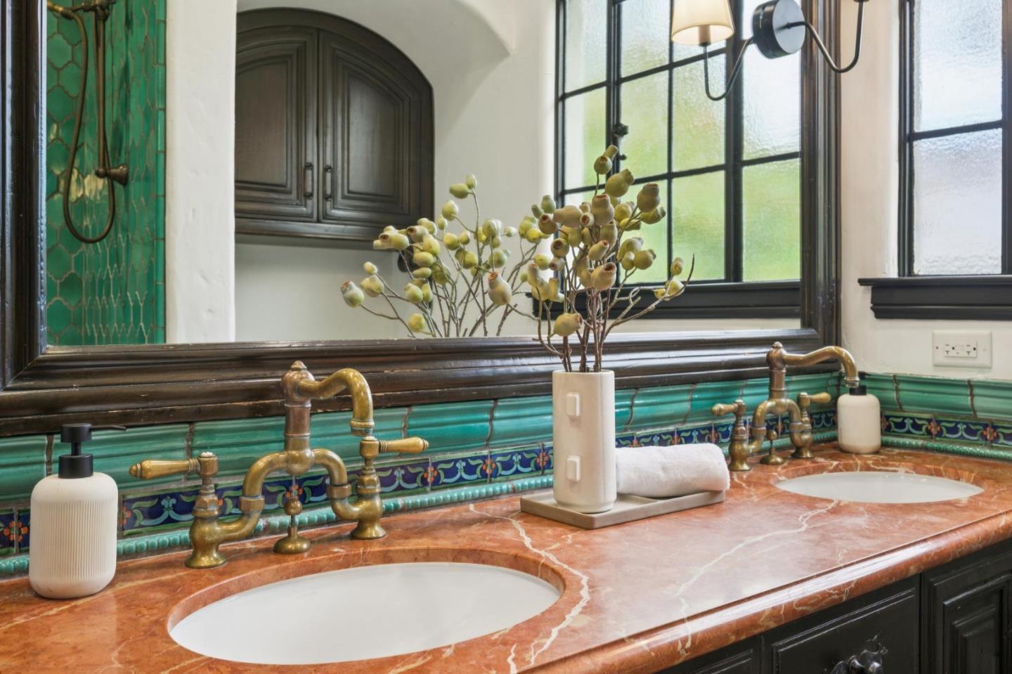 Detail Gallery Image 59 of 99 For 414 Edgewood Rd, San Mateo,  CA 94402 - 4 Beds | 4/1 Baths