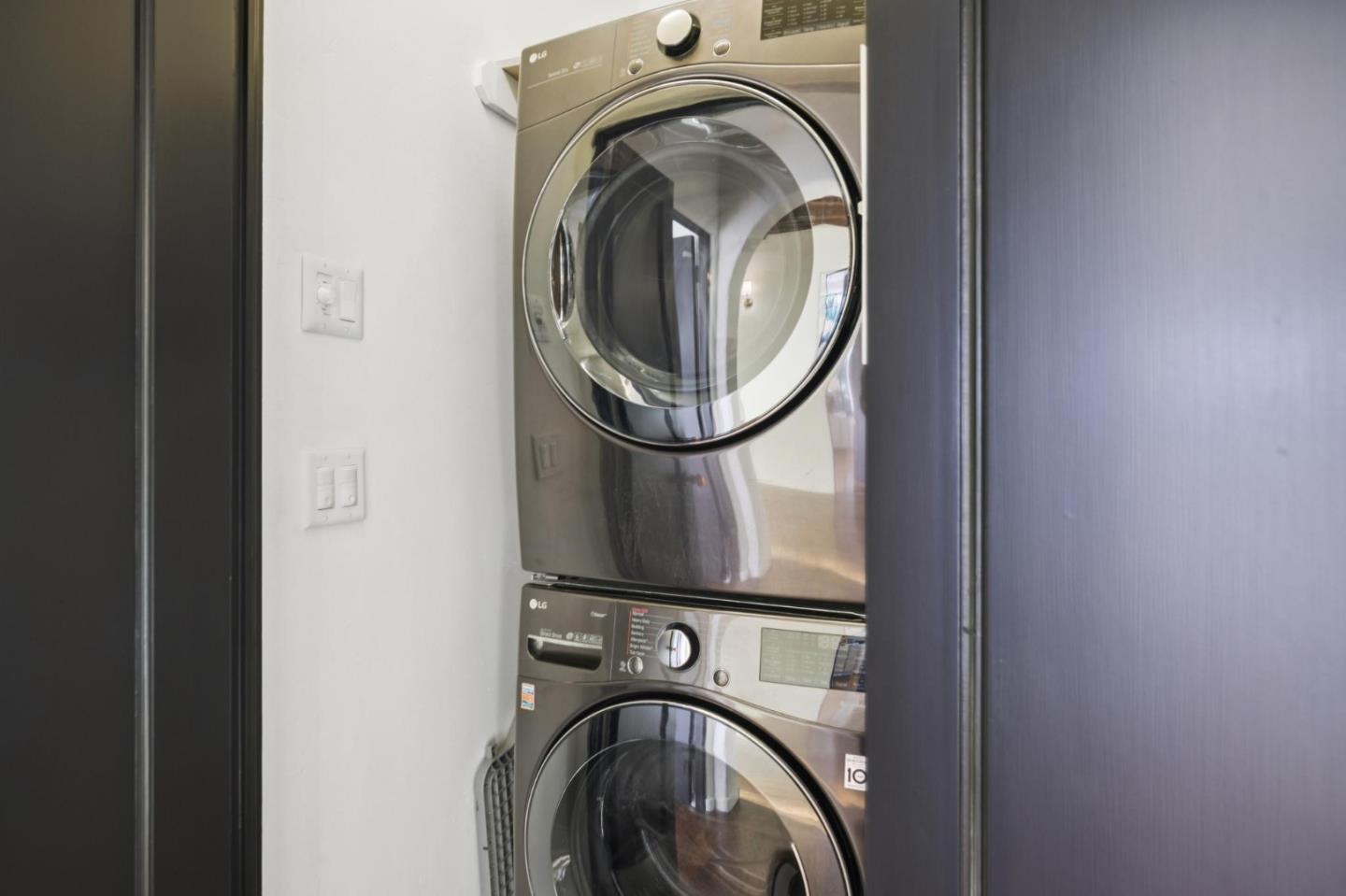 Detail Gallery Image 63 of 99 For 414 Edgewood Rd, San Mateo,  CA 94402 - 4 Beds | 4/1 Baths