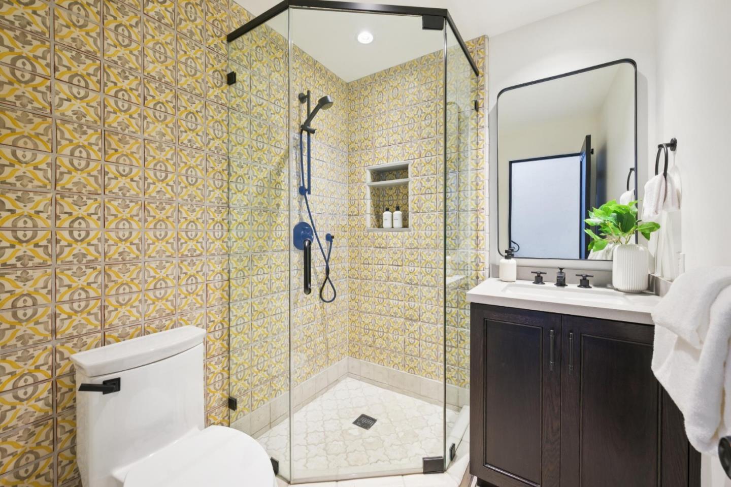 Detail Gallery Image 72 of 99 For 414 Edgewood Rd, San Mateo,  CA 94402 - 4 Beds | 4/1 Baths