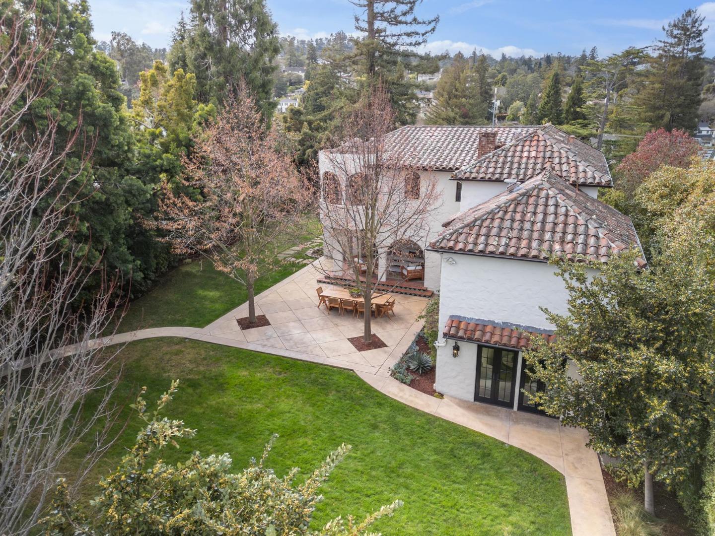 Detail Gallery Image 73 of 99 For 414 Edgewood Rd, San Mateo,  CA 94402 - 4 Beds | 4/1 Baths