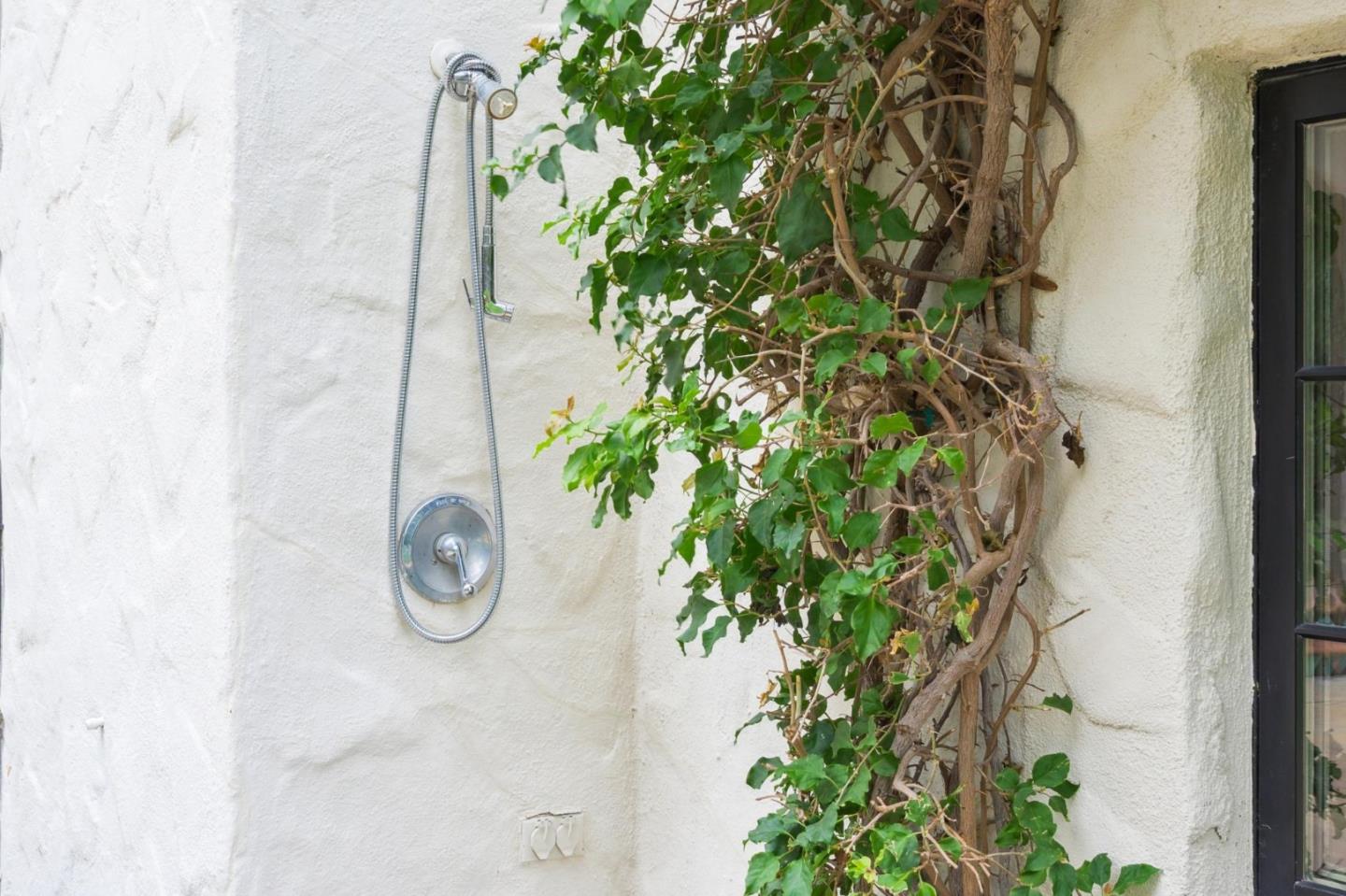 Detail Gallery Image 80 of 99 For 414 Edgewood Rd, San Mateo,  CA 94402 - 4 Beds | 4/1 Baths