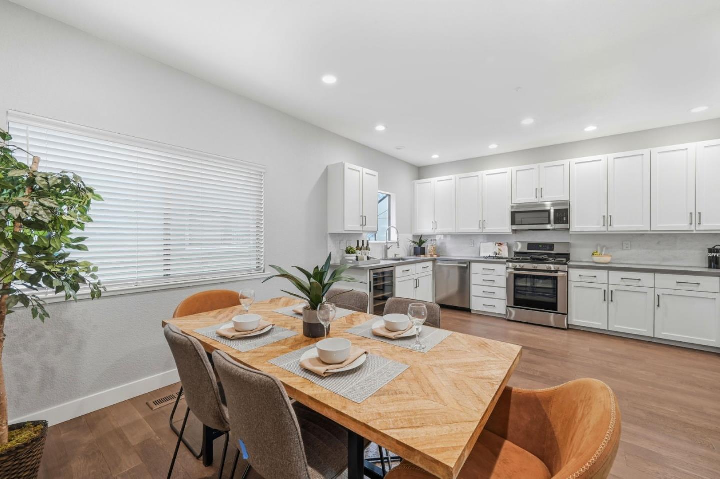 Detail Gallery Image 11 of 32 For 7625 Mission St, Daly City,  CA 94014 - 3 Beds | 2/1 Baths