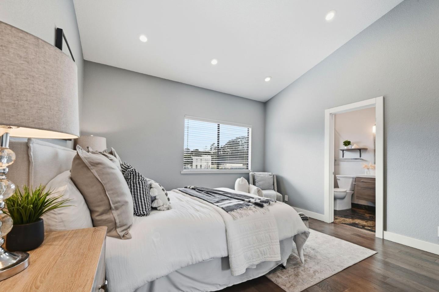 Detail Gallery Image 15 of 32 For 7625 Mission St, Daly City,  CA 94014 - 3 Beds | 2/1 Baths