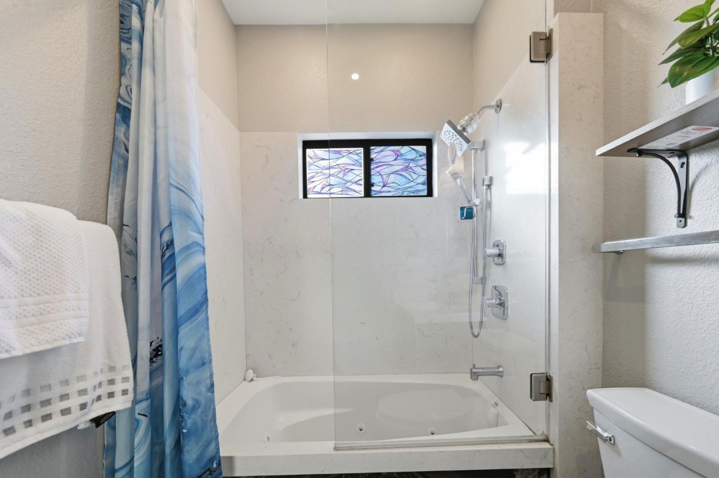 Detail Gallery Image 19 of 32 For 7625 Mission St, Daly City,  CA 94014 - 3 Beds | 2/1 Baths