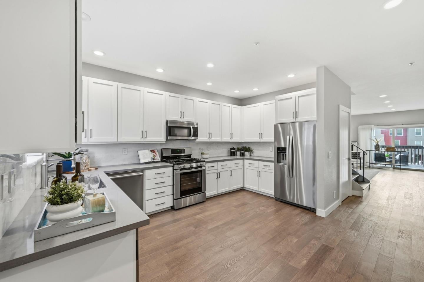 Detail Gallery Image 7 of 32 For 7625 Mission St, Daly City,  CA 94014 - 3 Beds | 2/1 Baths