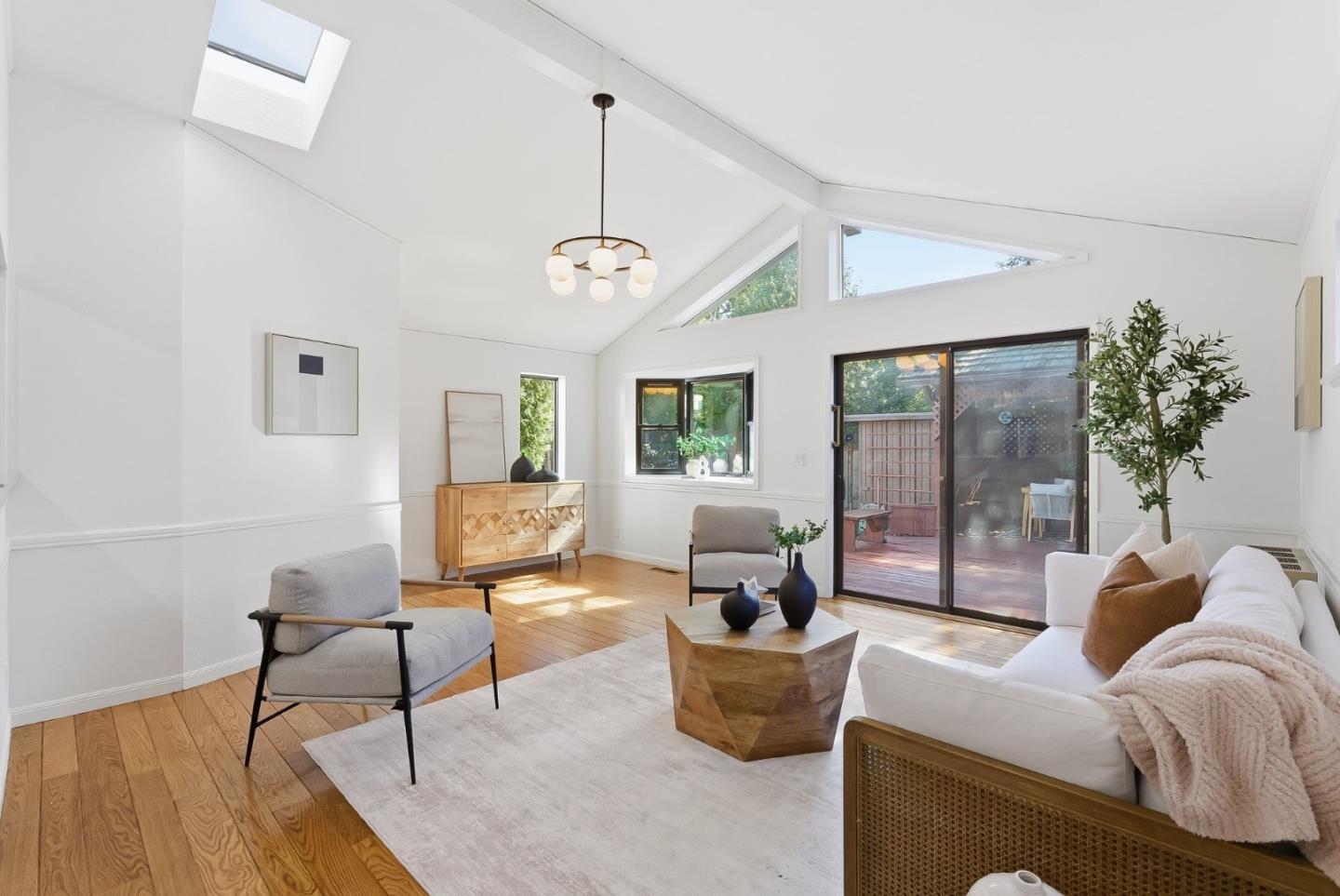 Detail Gallery Image 11 of 37 For 319 30th Ave, San Mateo,  CA 94403 - 4 Beds | 3/1 Baths