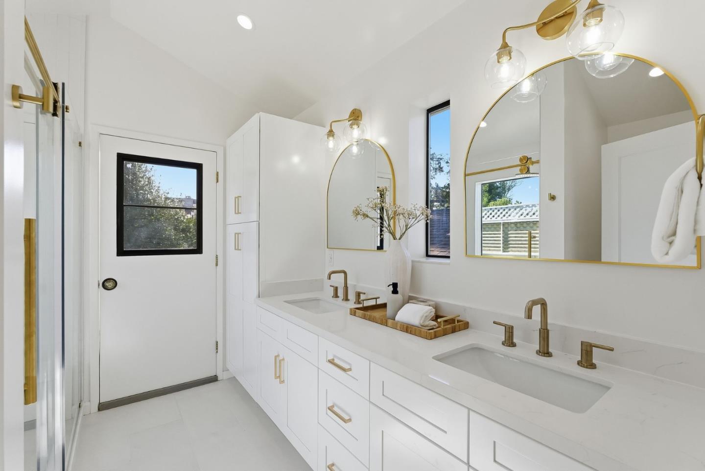 Detail Gallery Image 17 of 37 For 319 30th Ave, San Mateo,  CA 94403 - 4 Beds | 3/1 Baths