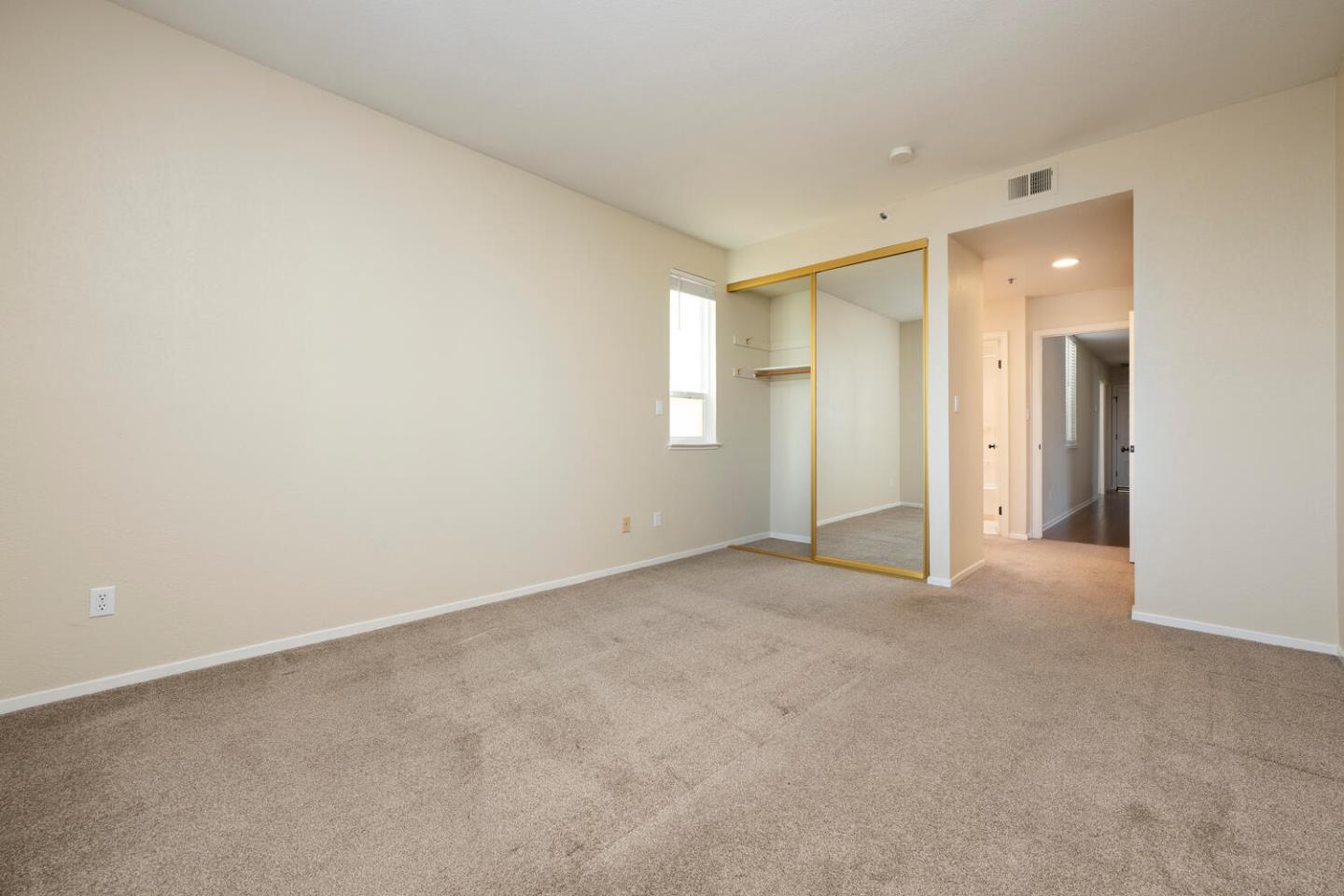 Detail Gallery Image 13 of 18 For 30 Lorton Ave #302,  Burlingame,  CA 94010 - 2 Beds | 2 Baths