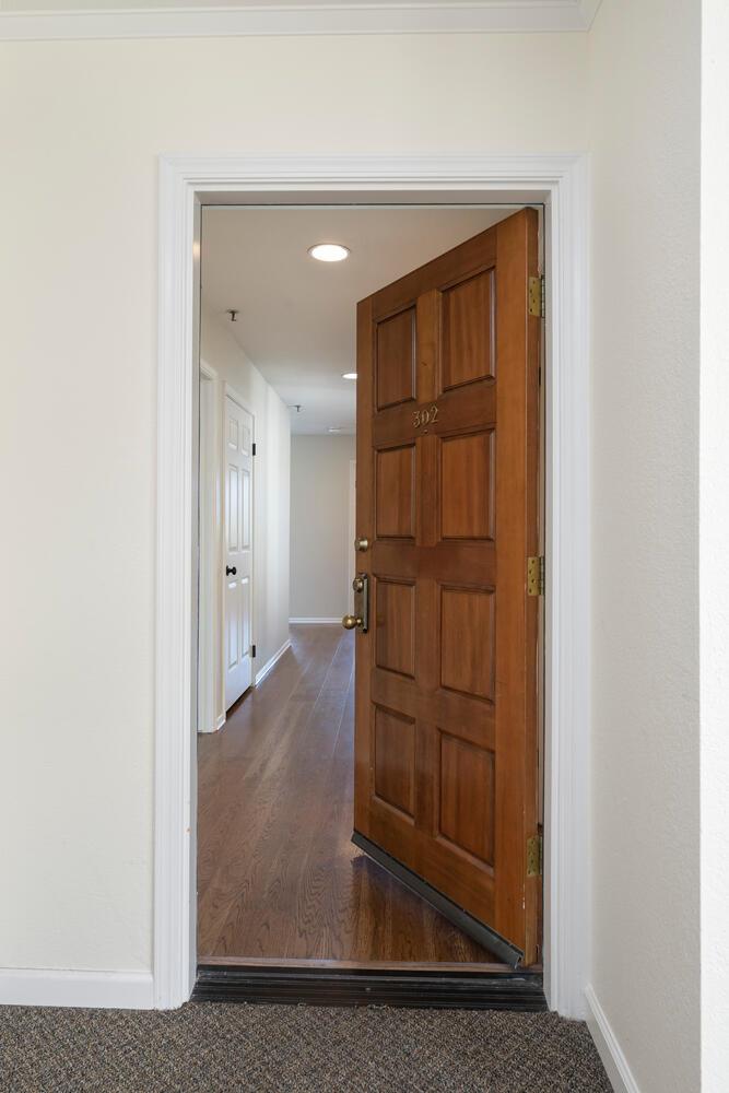 Detail Gallery Image 4 of 18 For 30 Lorton Ave #302,  Burlingame,  CA 94010 - 2 Beds | 2 Baths