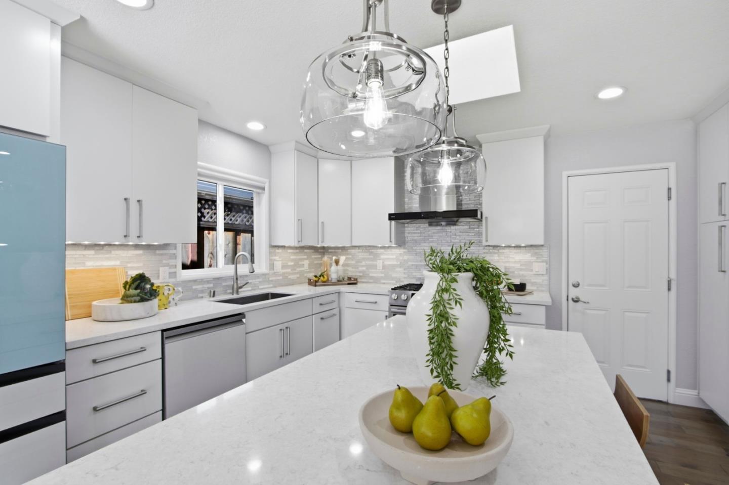 Detail Gallery Image 15 of 38 For 2356 Venndale Ave, San Jose,  CA 95124 - 4 Beds | 2 Baths