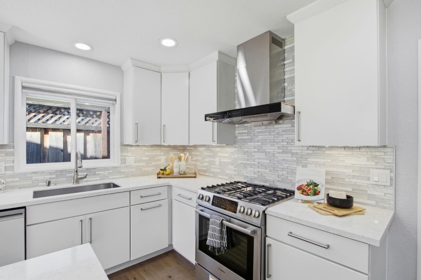 Detail Gallery Image 16 of 38 For 2356 Venndale Ave, San Jose,  CA 95124 - 4 Beds | 2 Baths