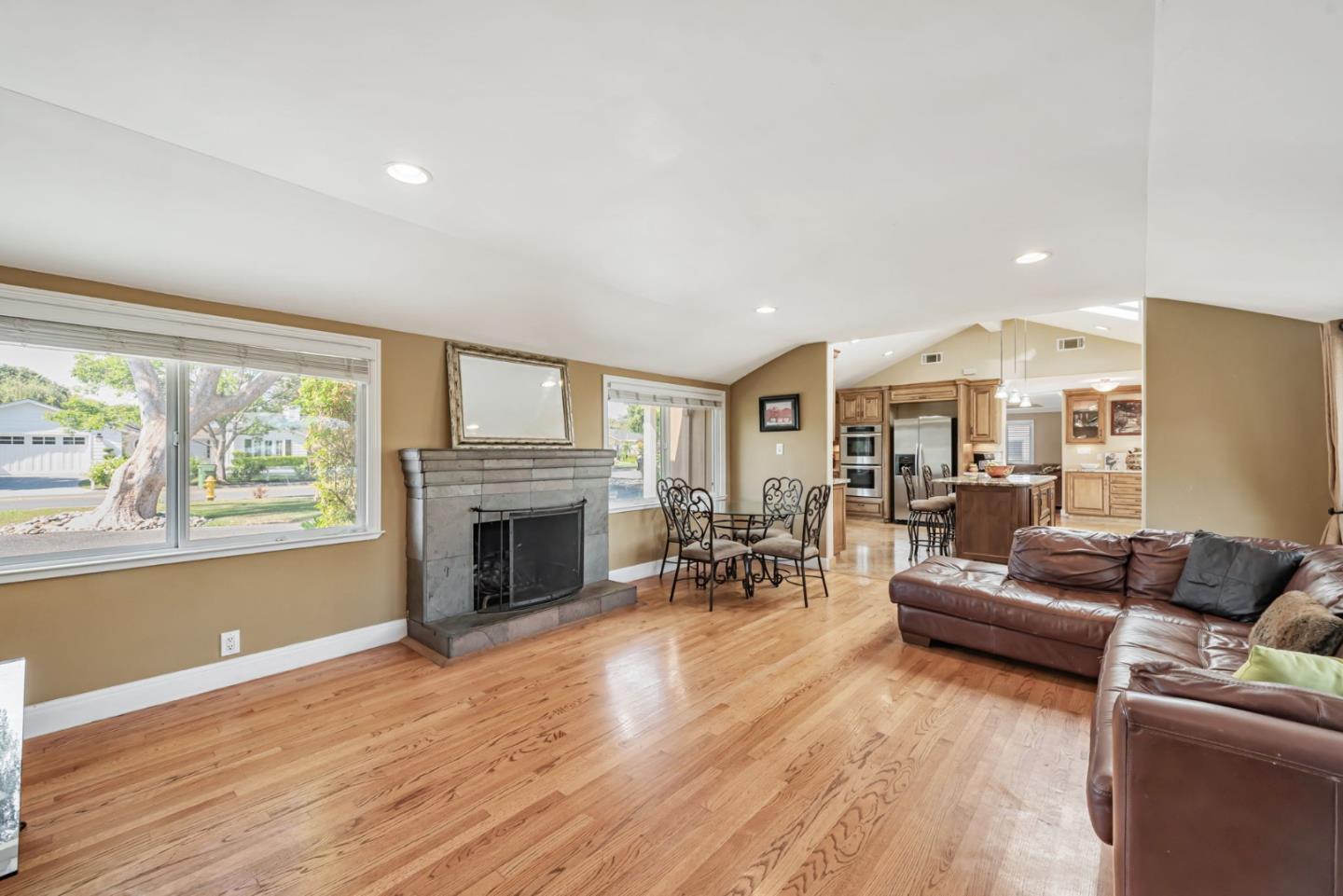 Detail Gallery Image 10 of 38 For 2598 Cottle Ave, San Jose,  CA 95125 - 3 Beds | 2/1 Baths