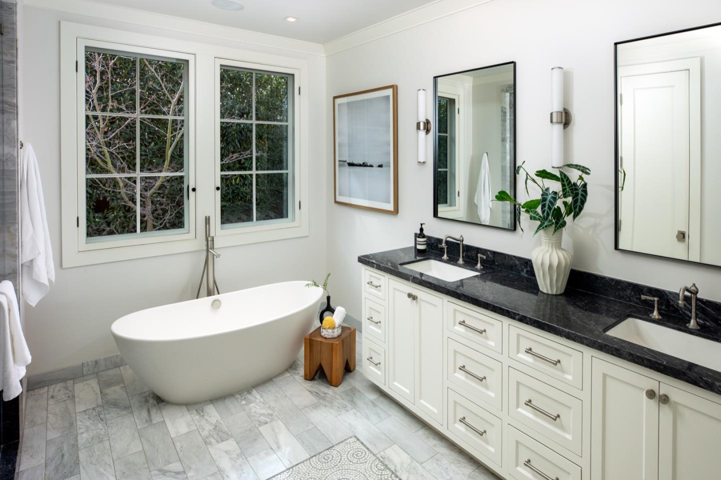 Detail Gallery Image 9 of 20 For 1440 Bay Laurel Dr, Menlo Park,  CA 94025 - 4 Beds | 4 Baths