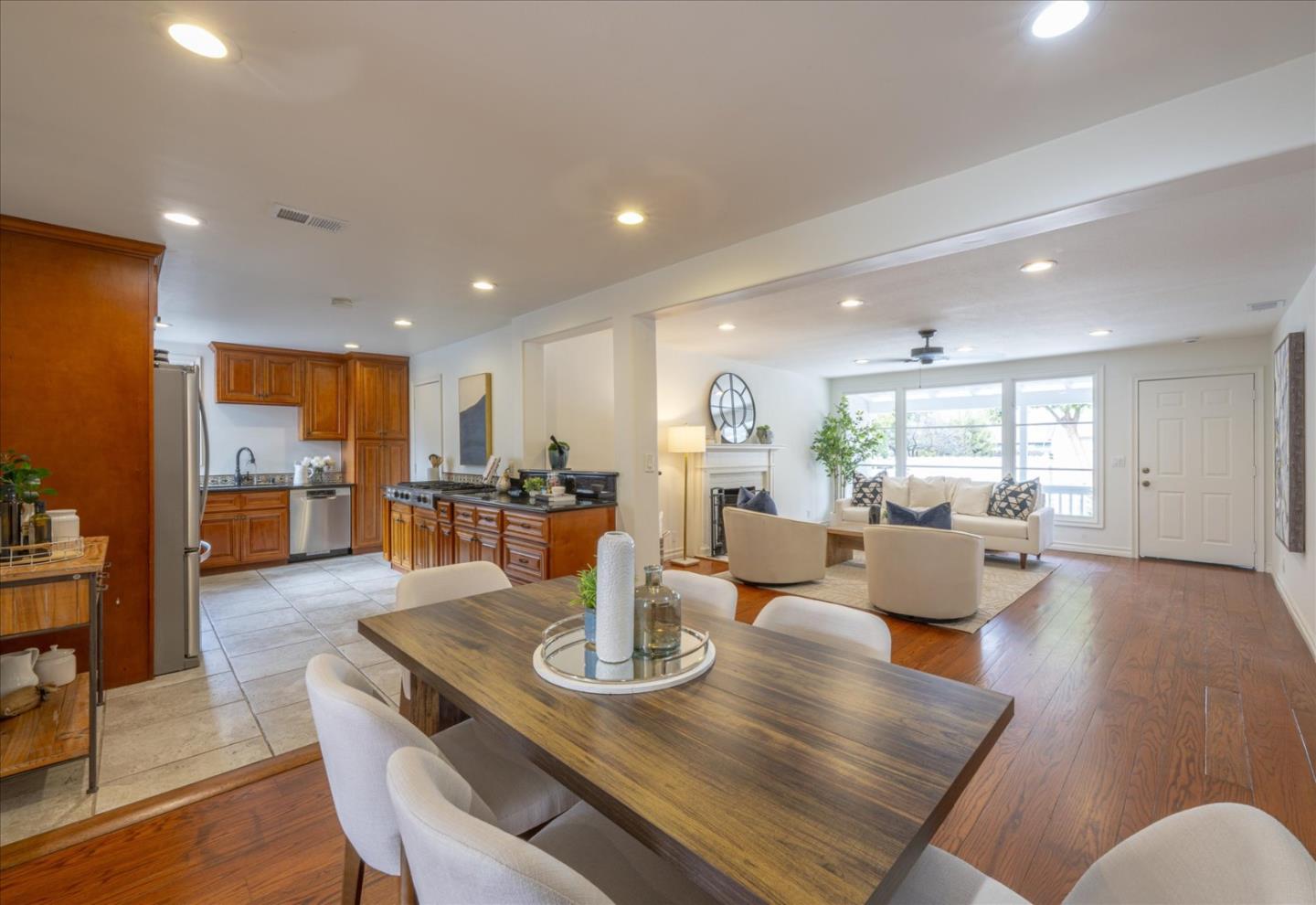 Detail Gallery Image 11 of 32 For 3354 Page St, Redwood City,  CA 94063 - 3 Beds | 2 Baths