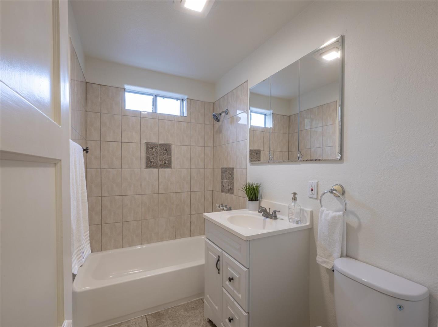 Detail Gallery Image 21 of 32 For 3354 Page St, Redwood City,  CA 94063 - 3 Beds | 2 Baths