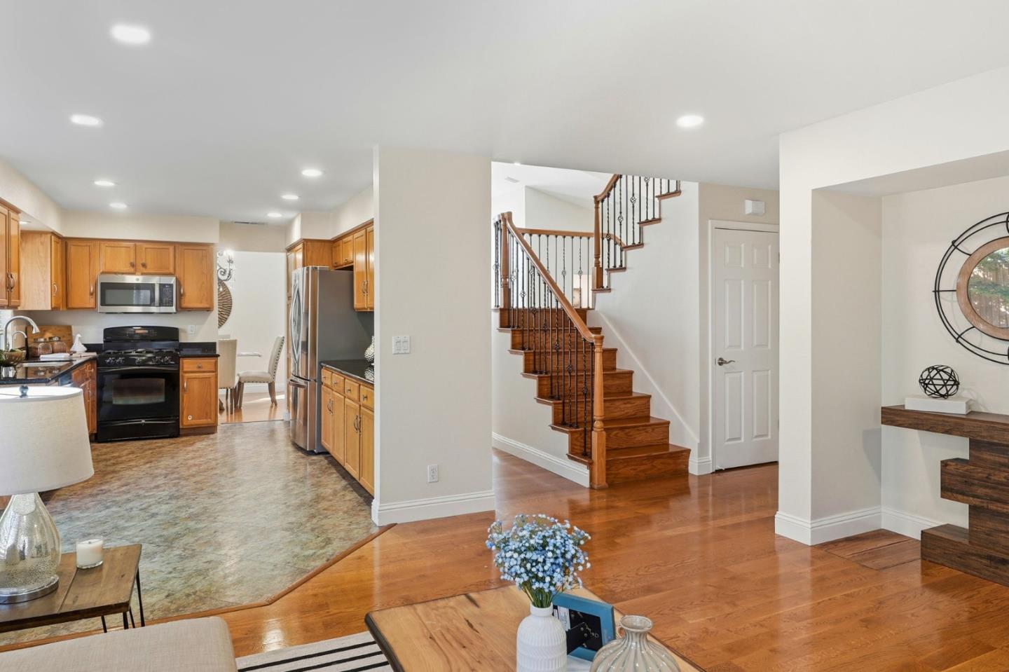 Detail Gallery Image 11 of 40 For 6277 Ginashell Cir, San Jose,  CA 95119 - 4 Beds | 3 Baths