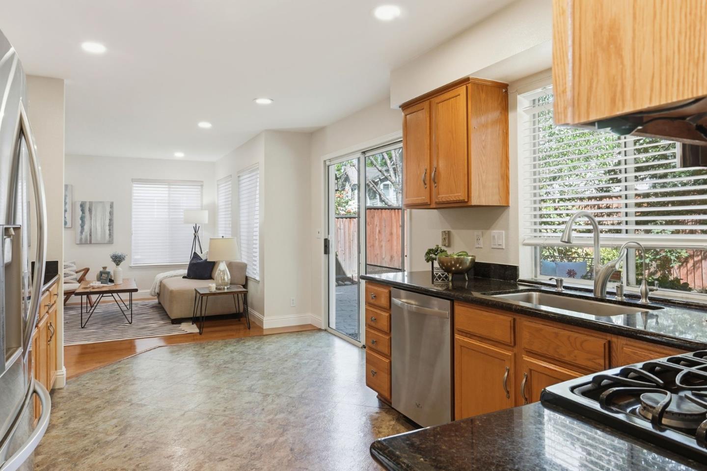 Detail Gallery Image 13 of 40 For 6277 Ginashell Cir, San Jose,  CA 95119 - 4 Beds | 3 Baths