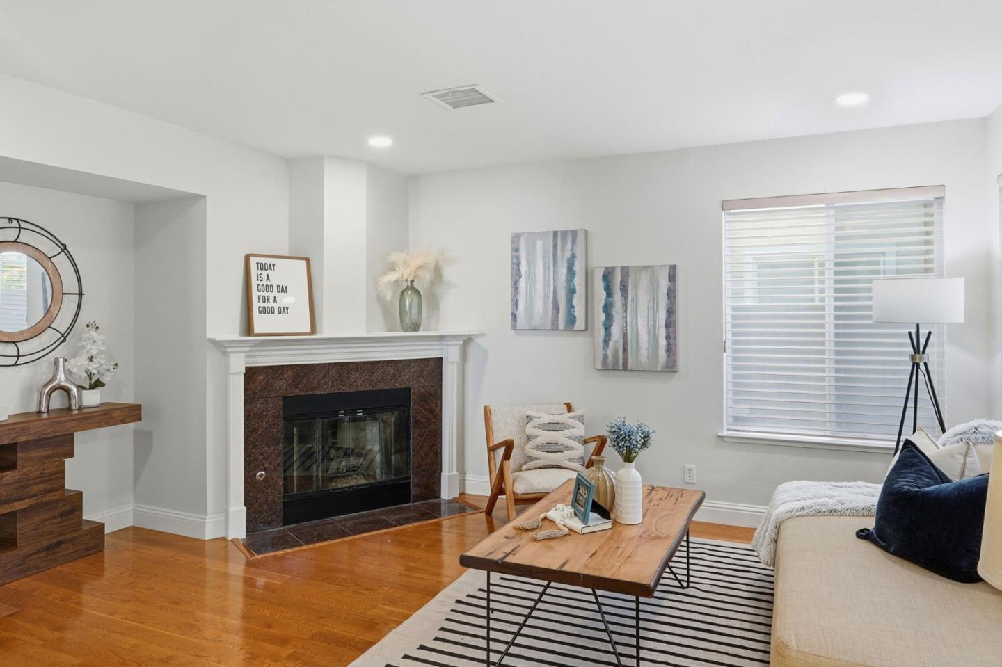 Detail Gallery Image 9 of 40 For 6277 Ginashell Cir, San Jose,  CA 95119 - 4 Beds | 3 Baths