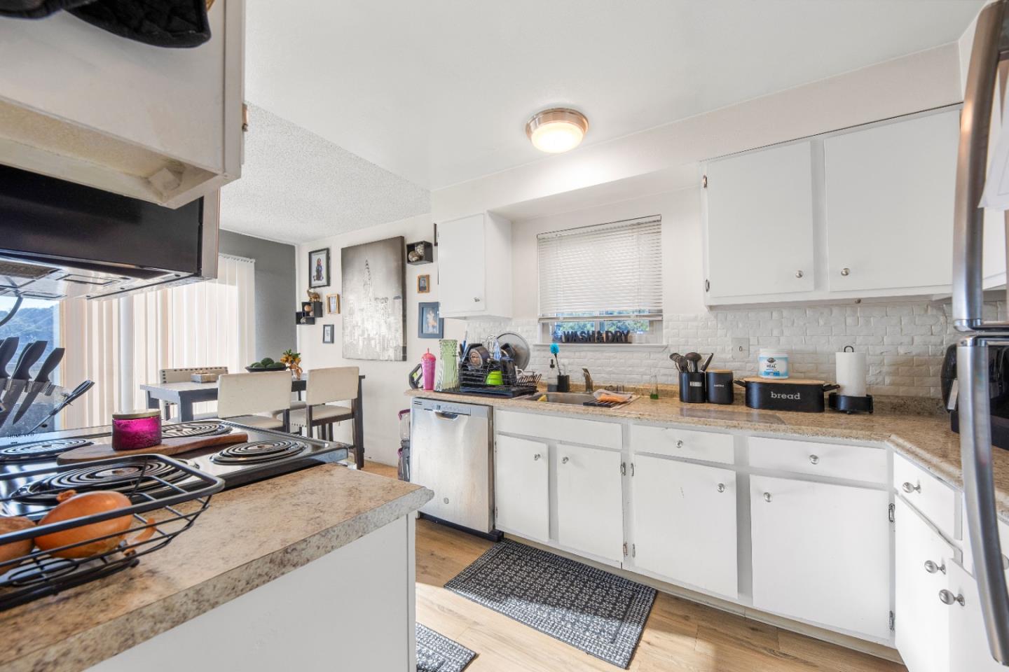 Detail Gallery Image 15 of 21 For 46 Grass Ct, Novato,  CA 94949 - – Beds | – Baths