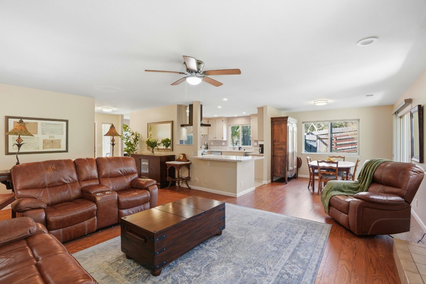 Detail Gallery Image 9 of 43 For 19033 Beatrice Dr, Salinas,  CA 93907 - 3 Beds | 2 Baths