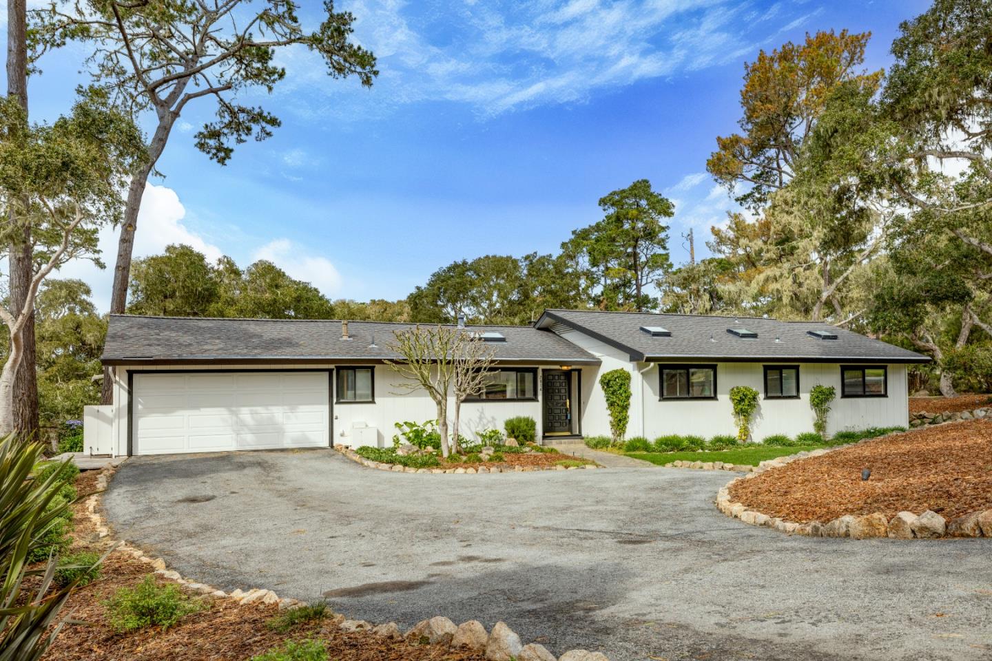 Detail Gallery Image 2 of 35 For 2914 Colton Rd, Pebble Beach,  CA 93953 - 3 Beds | 2 Baths