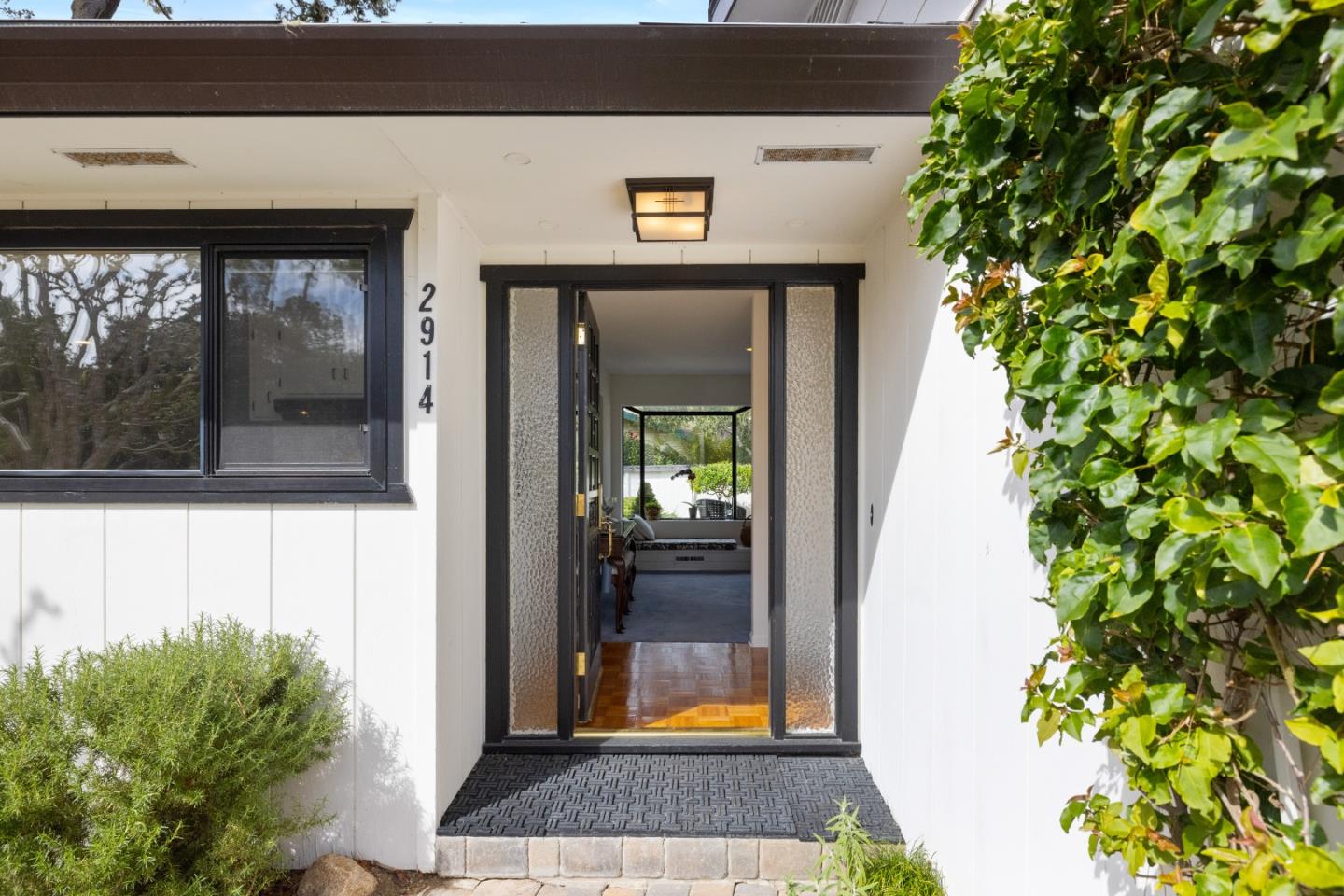 Detail Gallery Image 3 of 35 For 2914 Colton Rd, Pebble Beach,  CA 93953 - 3 Beds | 2 Baths