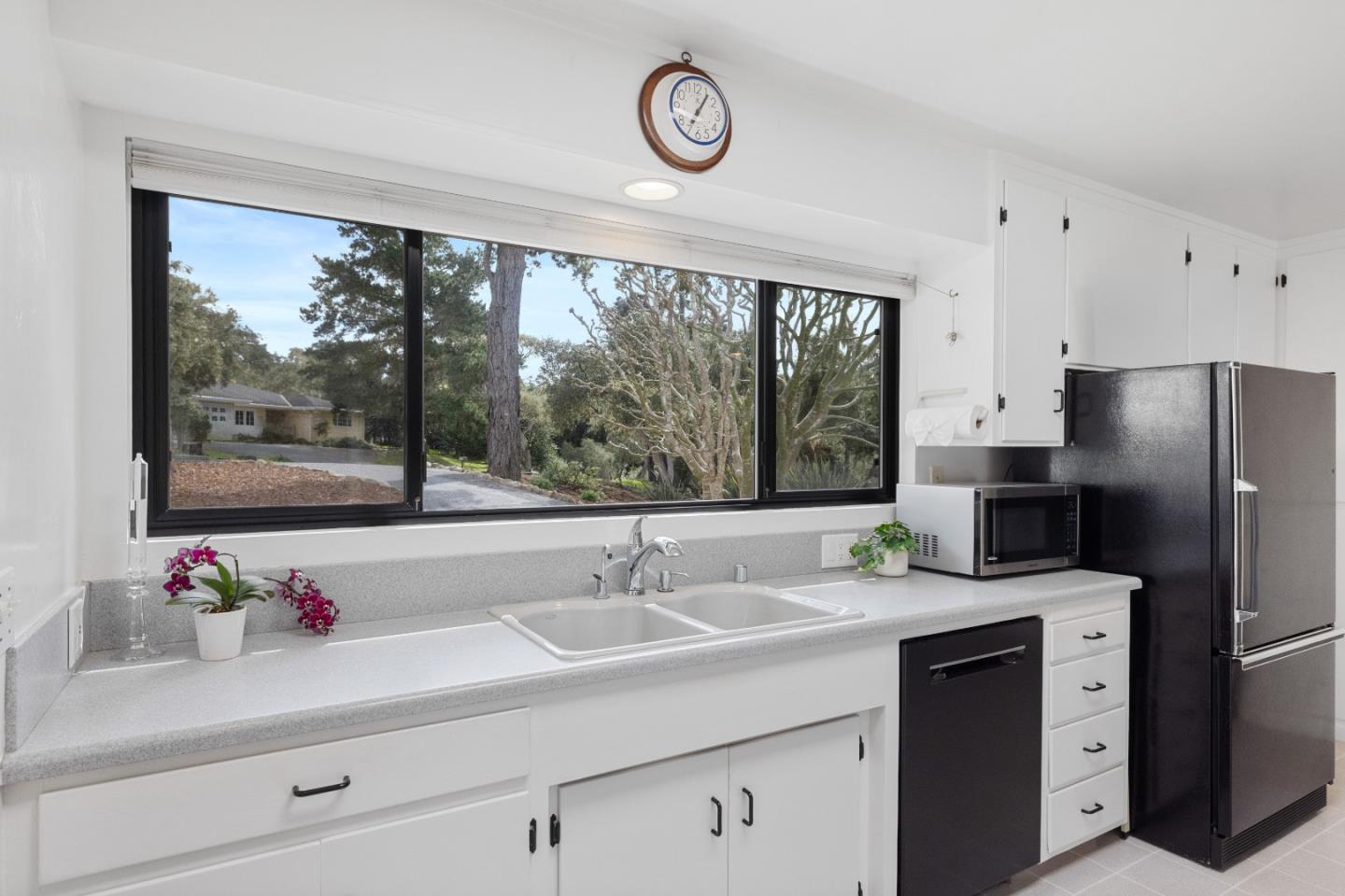 Detail Gallery Image 9 of 35 For 2914 Colton Rd, Pebble Beach,  CA 93953 - 3 Beds | 2 Baths