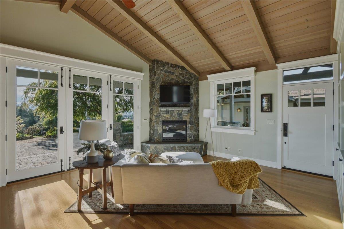 Detail Gallery Image 11 of 60 For 2285 Mcdonald Ln, Morgan Hill,  CA 95037 - 3 Beds | 2/1 Baths