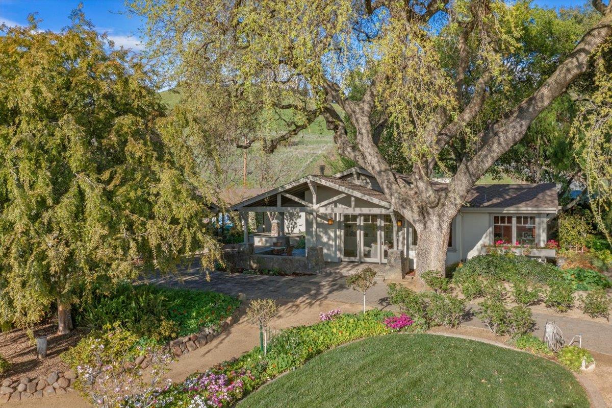 Detail Gallery Image 5 of 60 For 2285 Mcdonald Ln, Morgan Hill,  CA 95037 - 3 Beds | 2/1 Baths