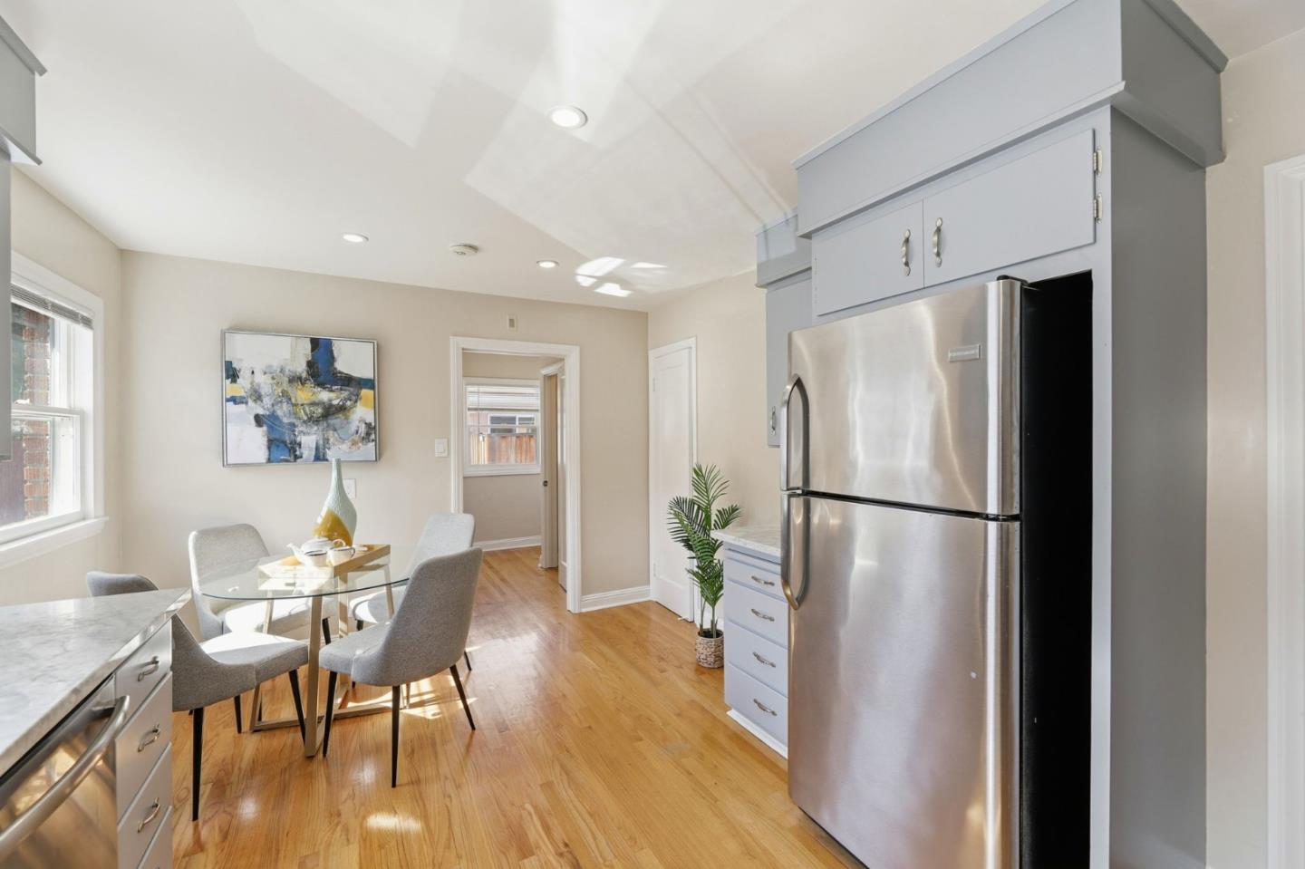 Detail Gallery Image 11 of 47 For 181 Cleaves Ave, San Jose,  CA 95126 - 4 Beds | 3/1 Baths