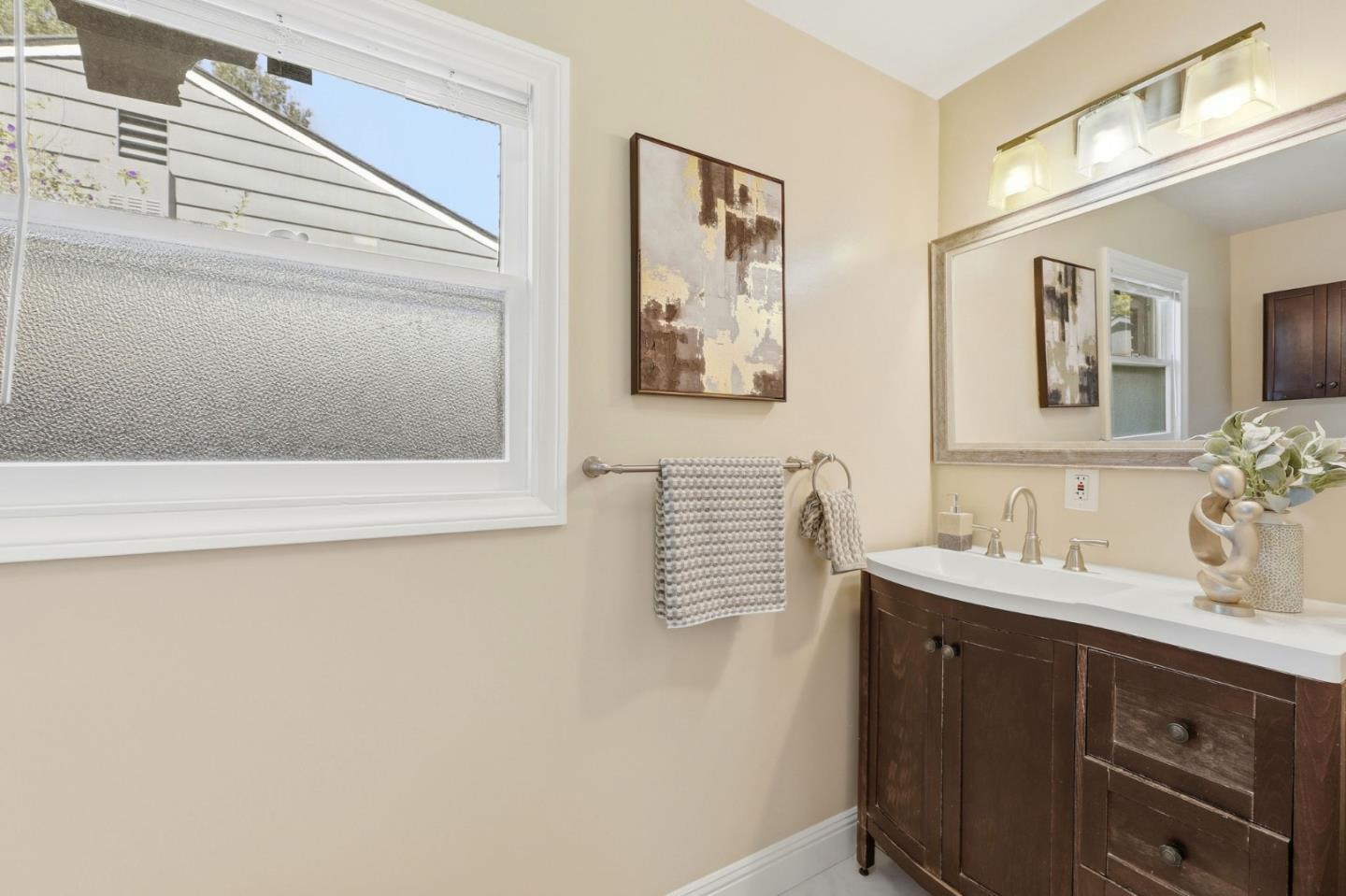 Detail Gallery Image 19 of 47 For 181 Cleaves Ave, San Jose,  CA 95126 - 4 Beds | 3/1 Baths