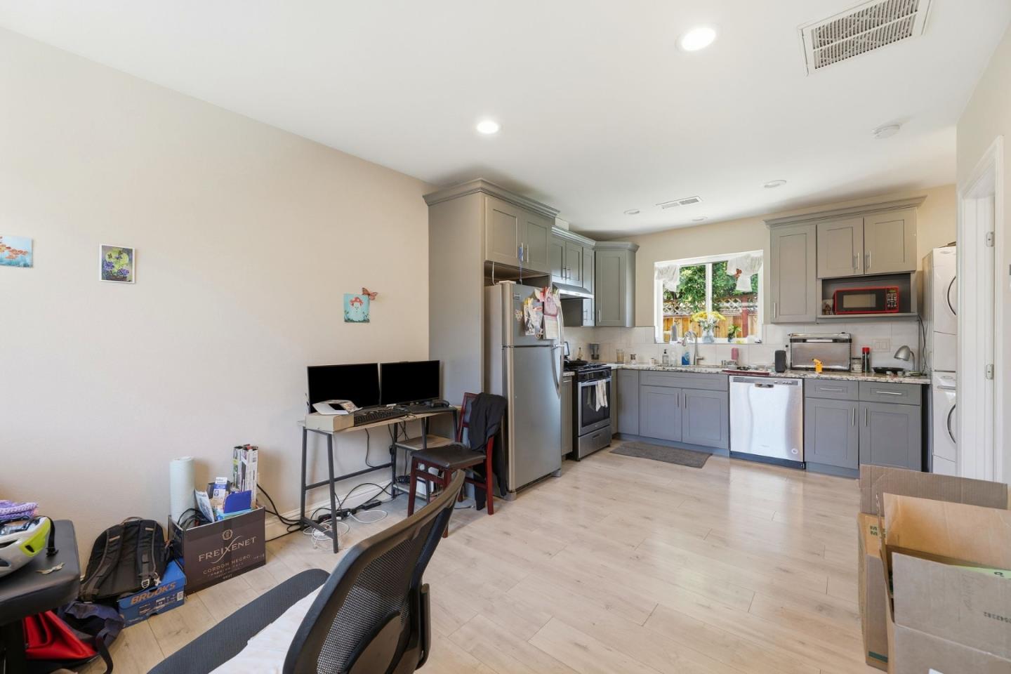 Detail Gallery Image 33 of 47 For 181 Cleaves Ave, San Jose,  CA 95126 - 4 Beds | 3/1 Baths