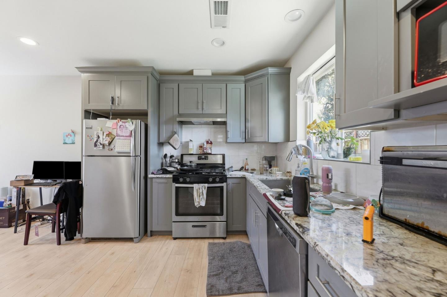 Detail Gallery Image 38 of 47 For 181 Cleaves Ave, San Jose,  CA 95126 - 4 Beds | 3/1 Baths