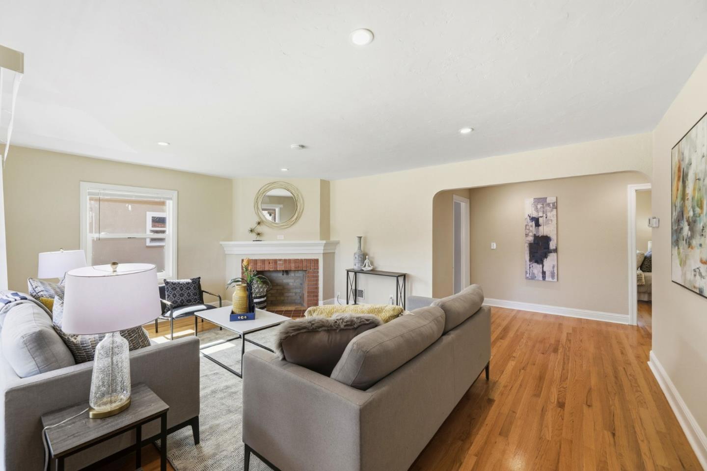 Detail Gallery Image 7 of 47 For 181 Cleaves Ave, San Jose,  CA 95126 - 4 Beds | 3/1 Baths