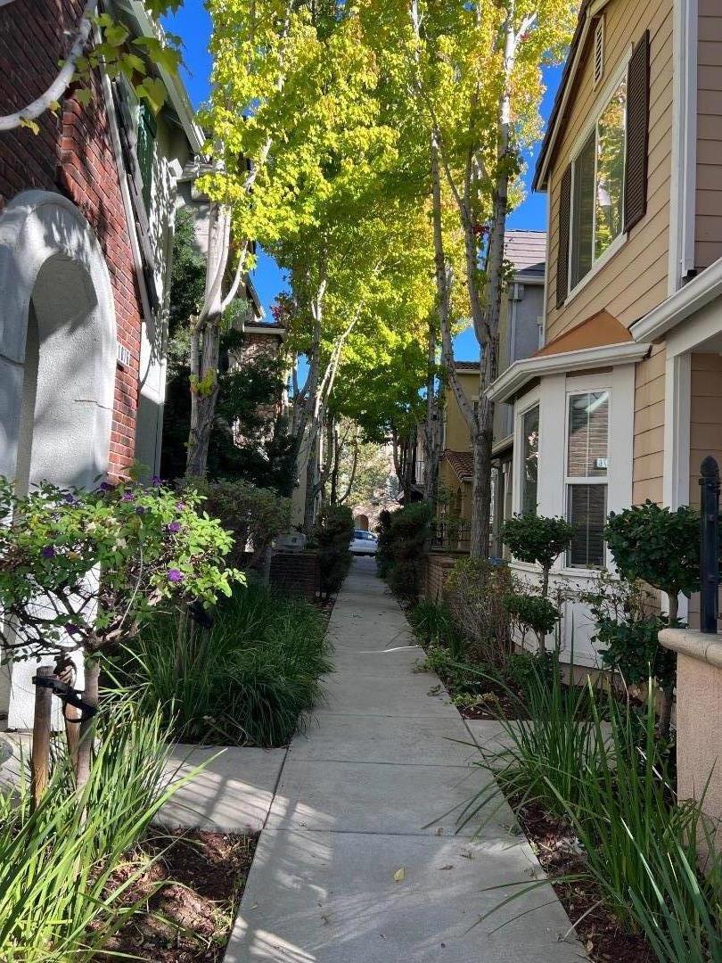 Detail Gallery Image 2 of 22 For 1016 Sallie Ln, Tracy,  CA 95376 - 4 Beds | 2/1 Baths