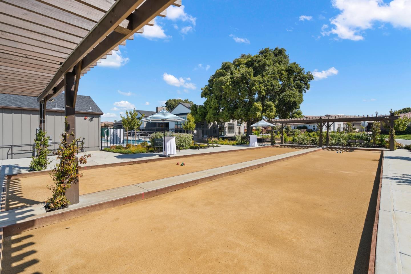 Detail Gallery Image 10 of 13 For 2112 Red Oak Dr, Hollister,  CA 95023 - 2 Beds | 2 Baths