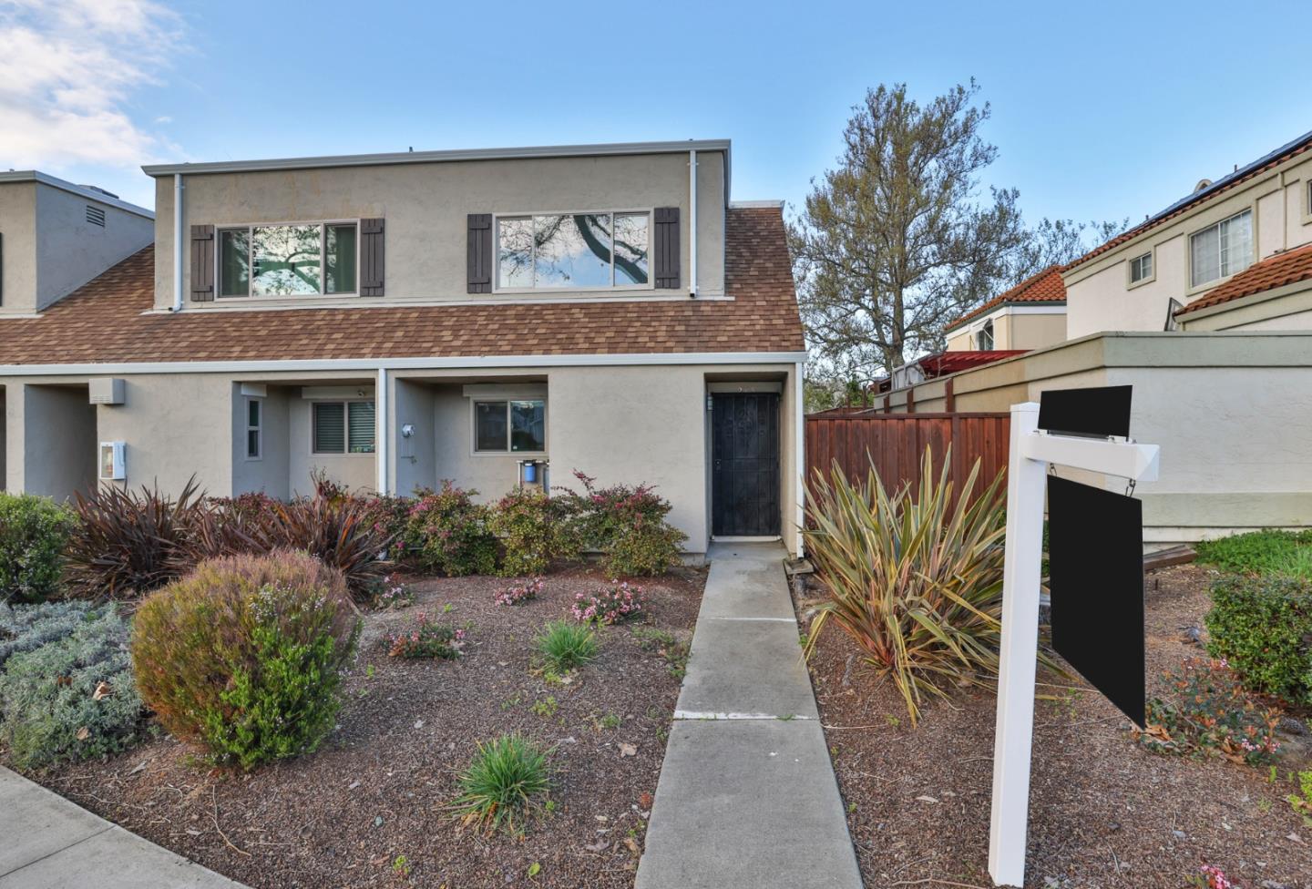 Detail Gallery Image 2 of 23 For 275 Chynoweth Ave, San Jose,  CA 95136 - 2 Beds | 1/1 Baths