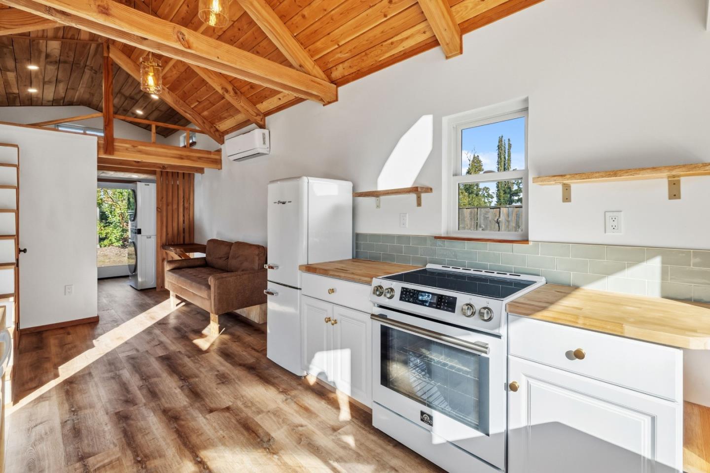 Detail Gallery Image 13 of 75 For 15 Braemoor Dr, Santa Cruz,  CA 95060 - 1 Beds | 1 Baths