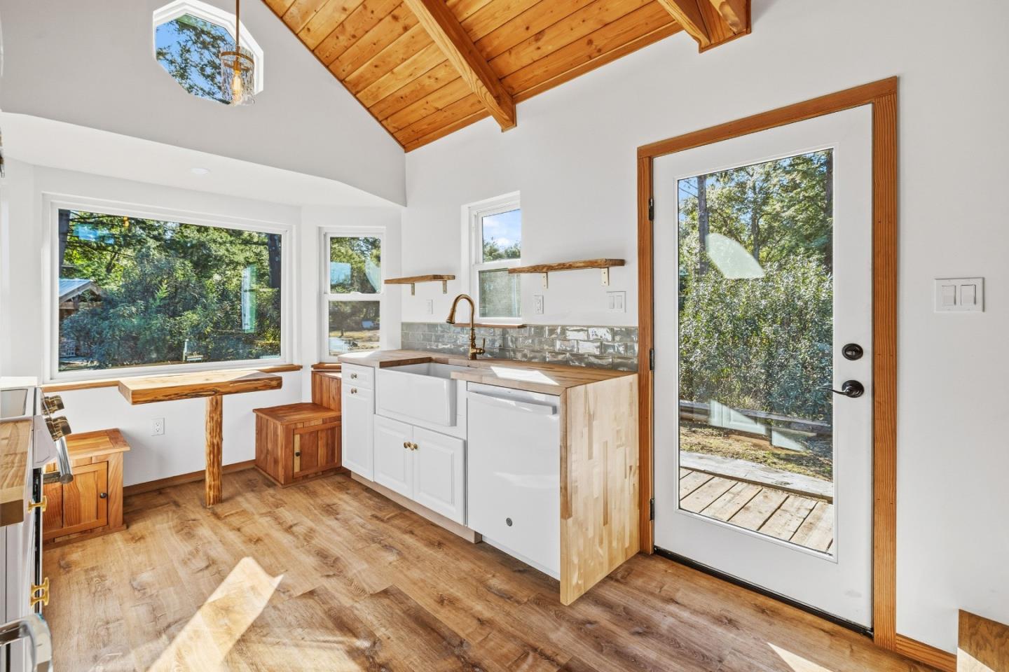 Detail Gallery Image 15 of 75 For 15 Braemoor Dr, Santa Cruz,  CA 95060 - 1 Beds | 1 Baths