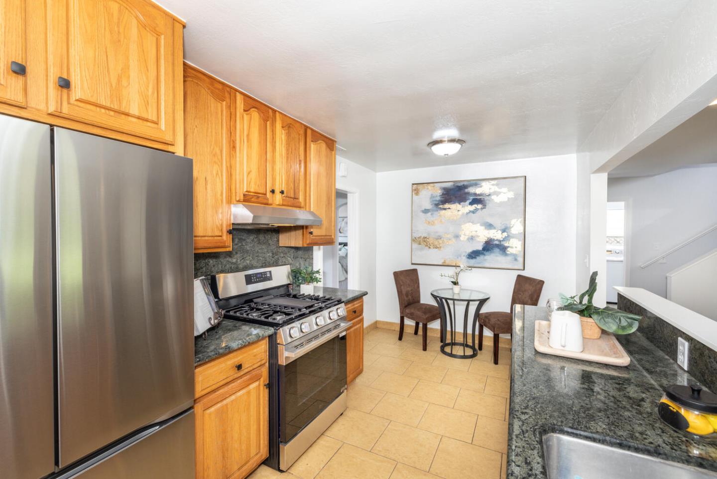 Detail Gallery Image 10 of 34 For 411 Elm Ave, San Bruno,  CA 94066 - 4 Beds | 2 Baths