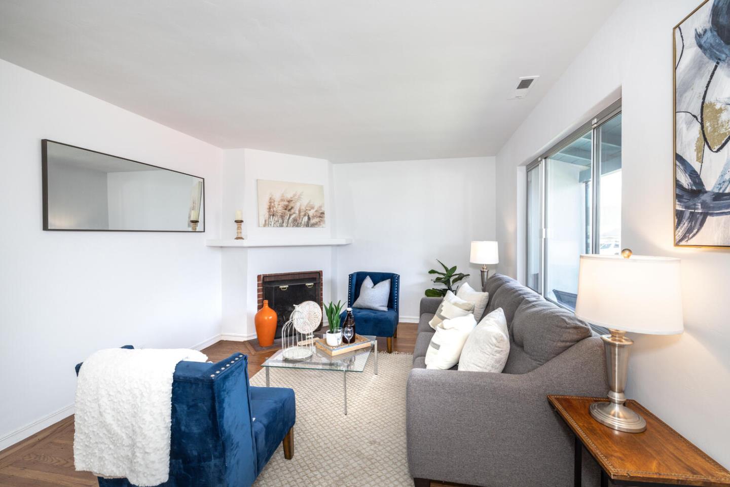 Detail Gallery Image 4 of 34 For 411 Elm Ave, San Bruno,  CA 94066 - 4 Beds | 2 Baths