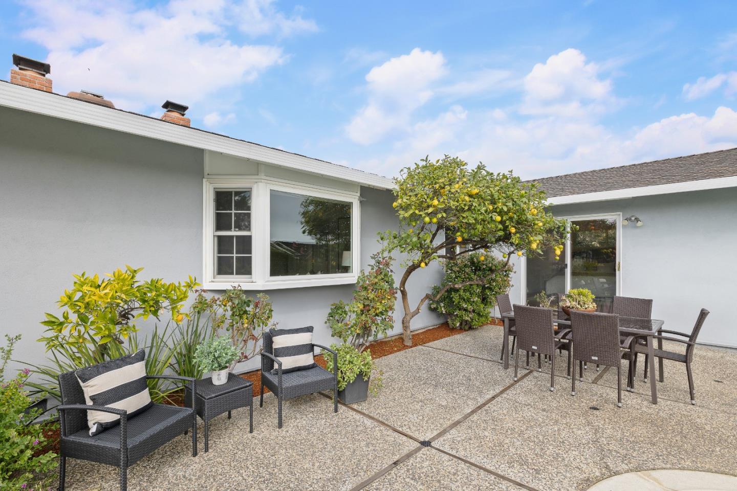 Detail Gallery Image 10 of 27 For 1668 Lachine Dr, Sunnyvale,  CA 94087 - 4 Beds | 2 Baths