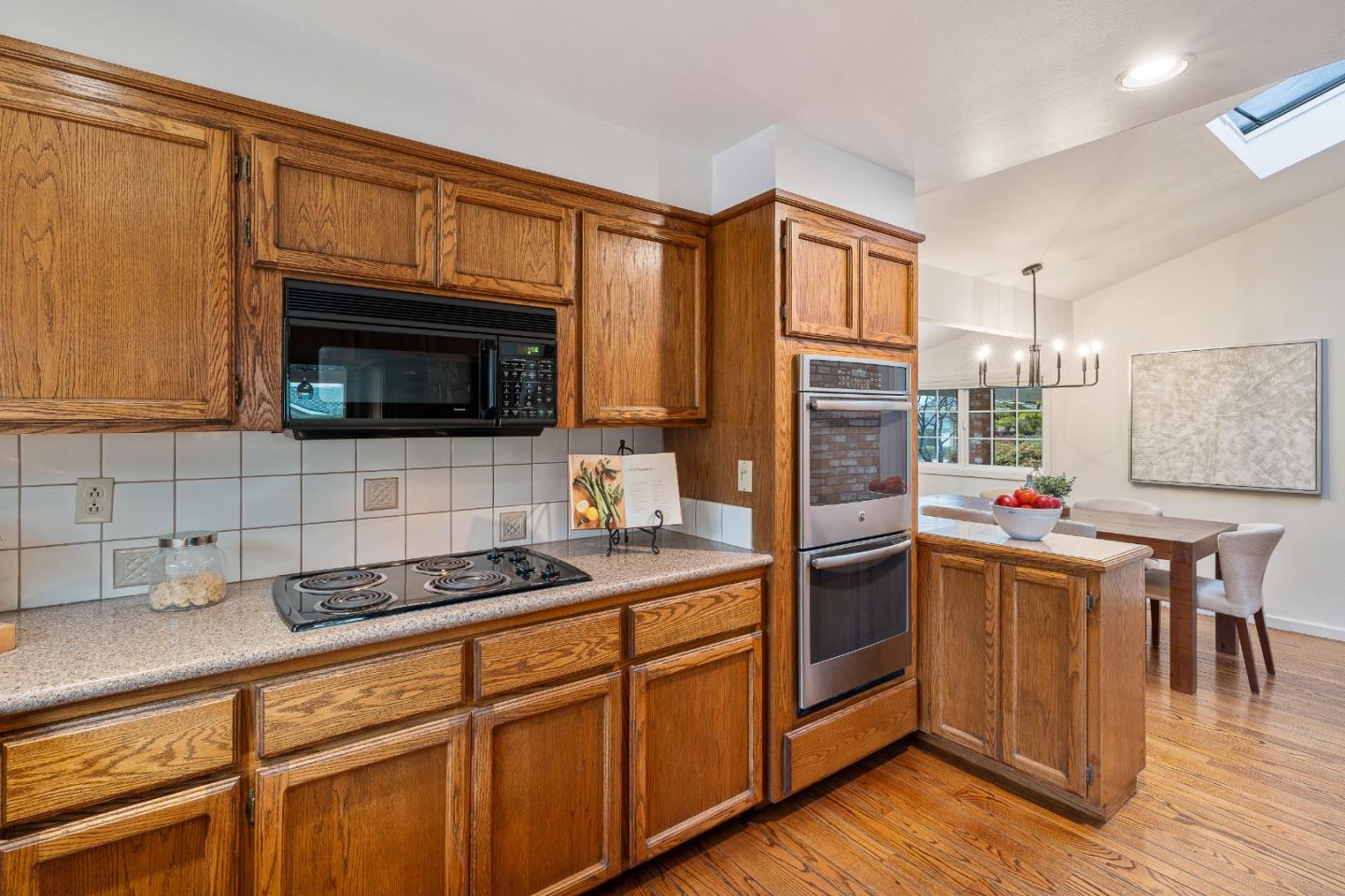 Detail Gallery Image 6 of 27 For 1668 Lachine Dr, Sunnyvale,  CA 94087 - 4 Beds | 2 Baths