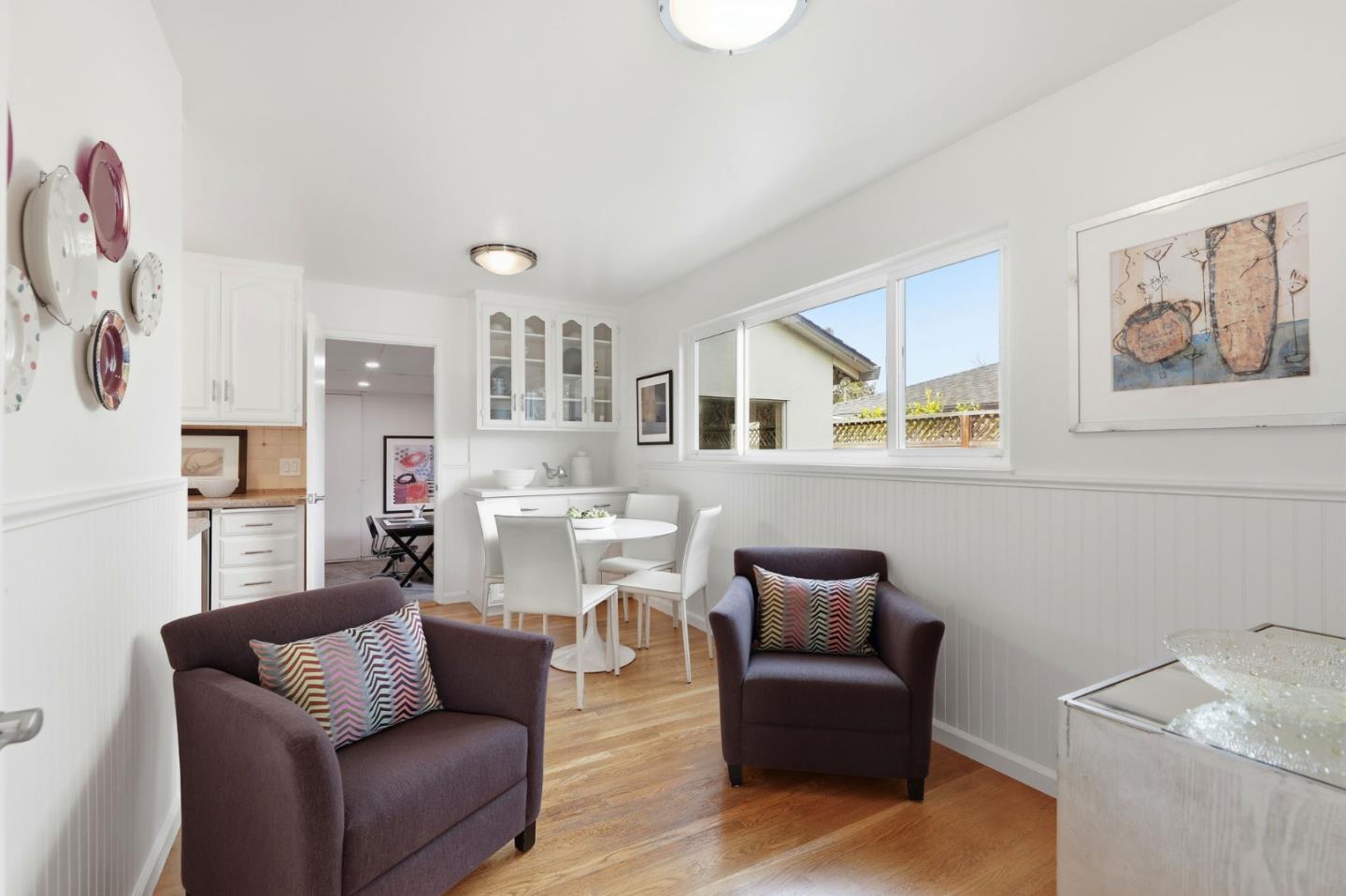 Detail Gallery Image 11 of 32 For 1717 Peartree Ln, Mountain View,  CA 94040 - 4 Beds | 2 Baths