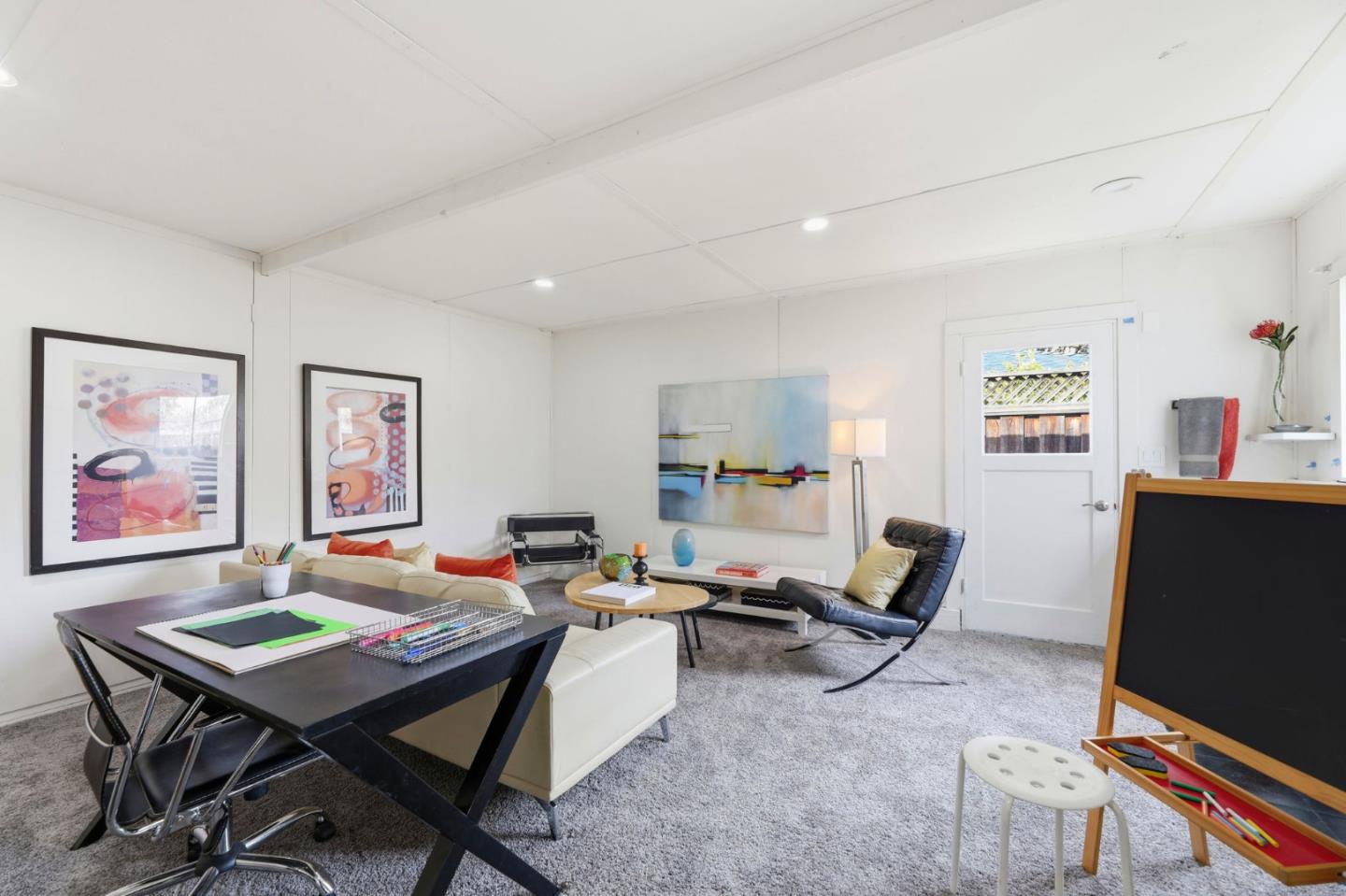 Detail Gallery Image 16 of 32 For 1717 Peartree Ln, Mountain View,  CA 94040 - 4 Beds | 2 Baths