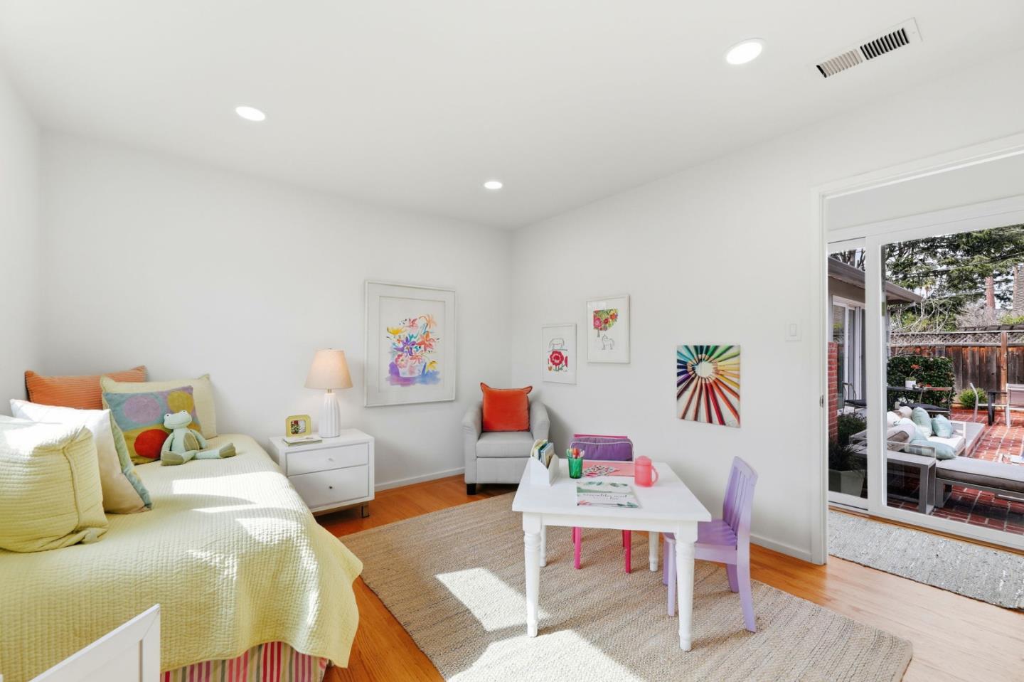 Detail Gallery Image 22 of 32 For 1717 Peartree Ln, Mountain View,  CA 94040 - 4 Beds | 2 Baths