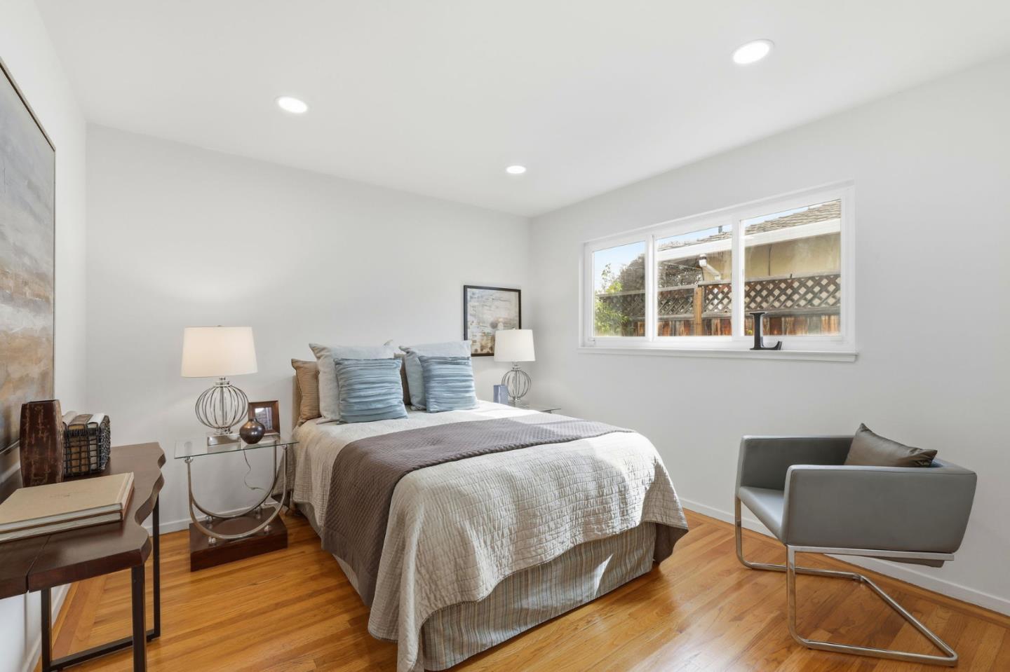 Detail Gallery Image 23 of 32 For 1717 Peartree Ln, Mountain View,  CA 94040 - 4 Beds | 2 Baths