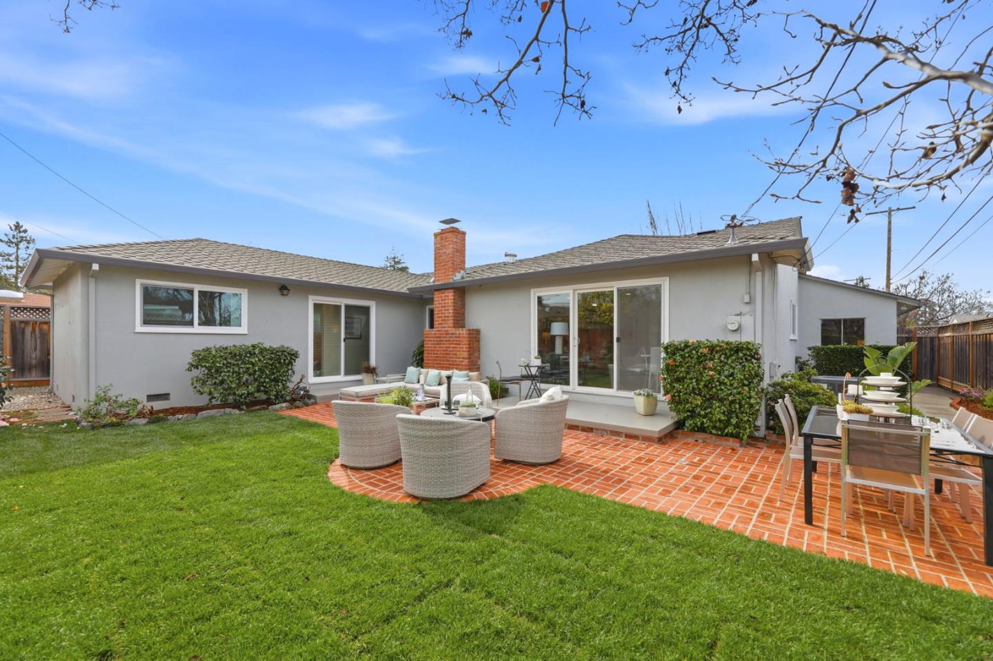 Detail Gallery Image 29 of 32 For 1717 Peartree Ln, Mountain View,  CA 94040 - 4 Beds | 2 Baths